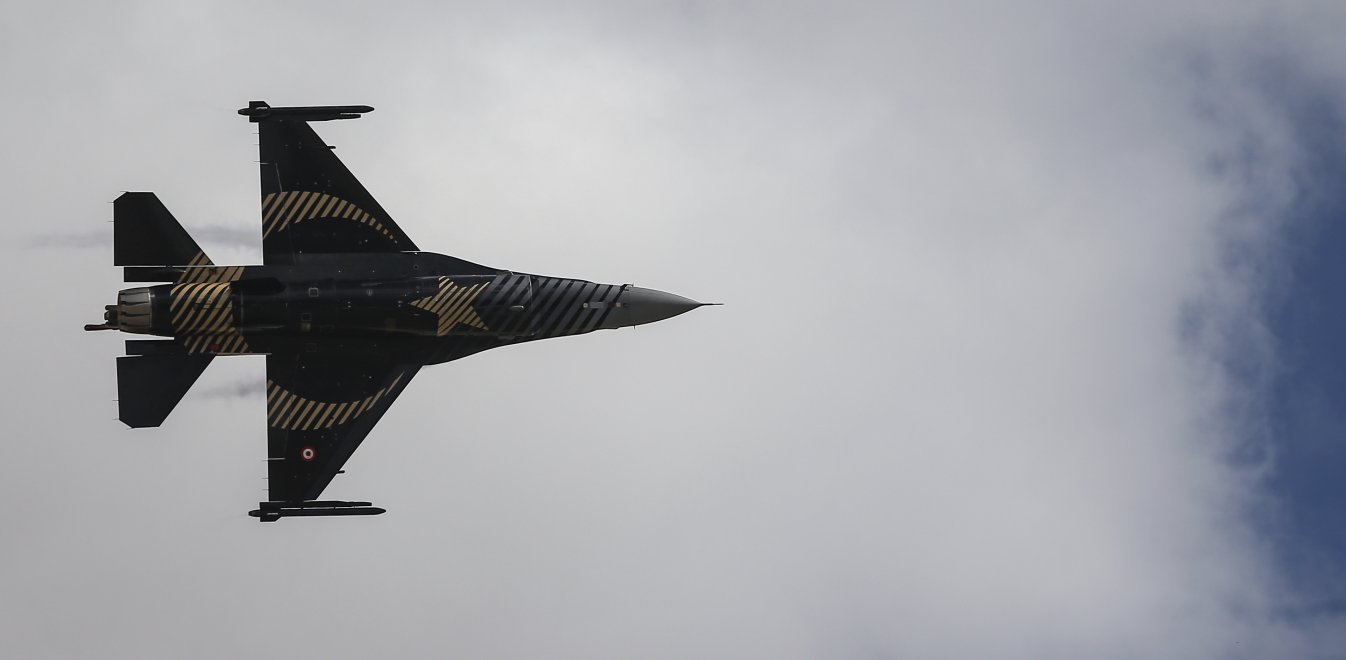 Απίστευτη πρόκληση: Τουρκικά F-16 πέταξαν πάνω από τον Έβρο στα 200 μέτρα