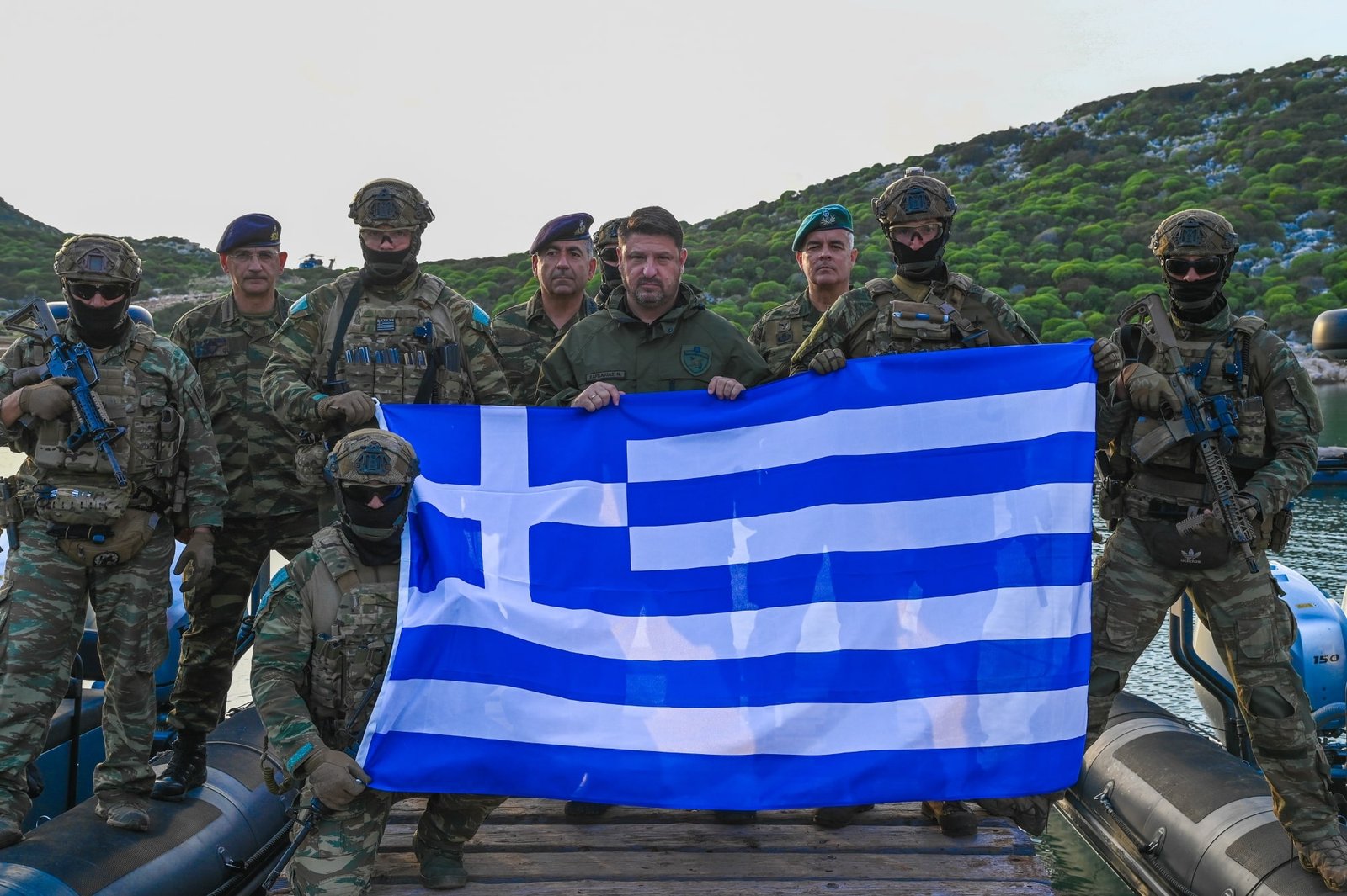 Ο Χαρδαλιάς σε Ρόδο-Σύμη-Κάρπαθο-Ρω-Στρογγύλη-Μεγίστη: Ηχηρό μήνυμα αποτροπής στην Τουρκία (ΦΩΤΟ)