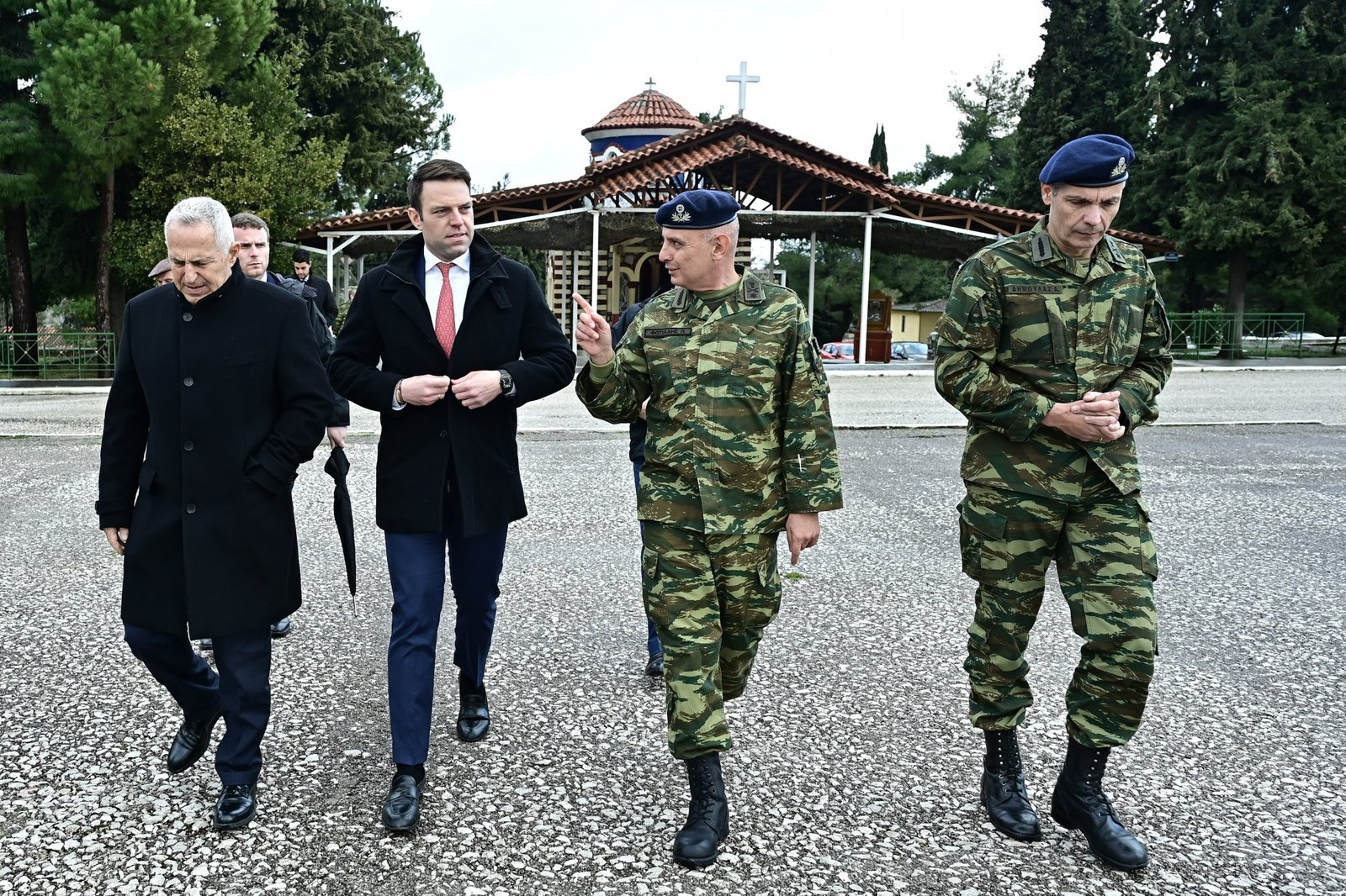 Γιατί στο Πυροβολικό και όχι στα Τεθωρακισμένα ο Κασσελάκης;