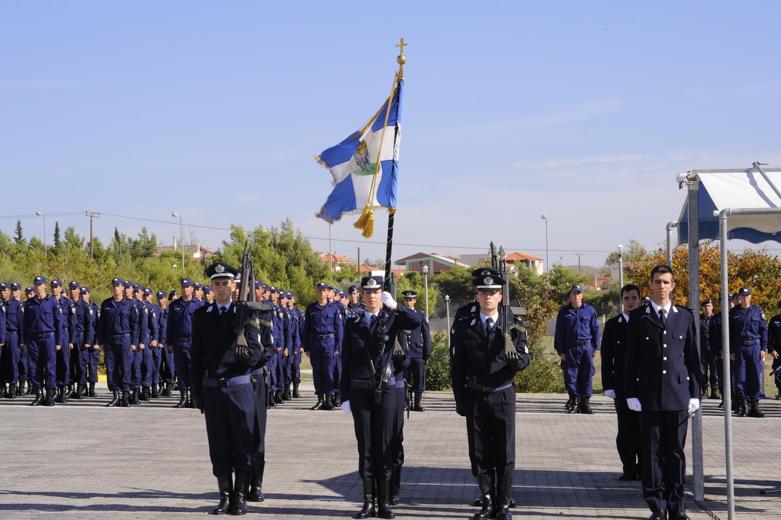 180 περισσότεροι εισακτέοι φέτος στις Σχολές Αστυφυλάκων και 17 λιγότεροι στη Σχολή Αξιωματικών ΕΛ.ΑΣ. (ΦΕΚ)