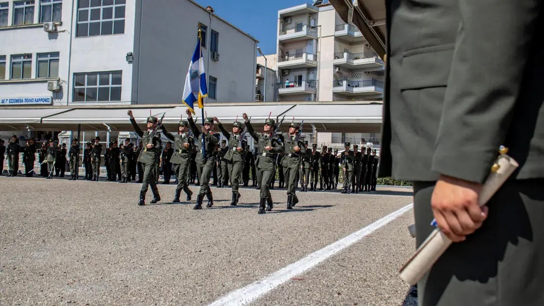 Υπαξιωματικός με περισσότερες μονάδες (μόρια) από Αξιωματικός!…