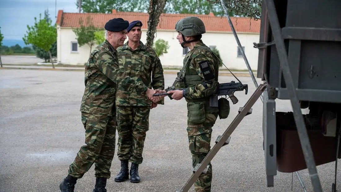 Εισαγγελέας Αναθ. Δικαστηρίου προς Α/ΓΕΣ: Εντός 3μήνου πλευρικά κιγκλιδώματα στα διώροφα κρεβάτια σε ΟΛΟΥΣ τους θαλάμους του ΣΞ