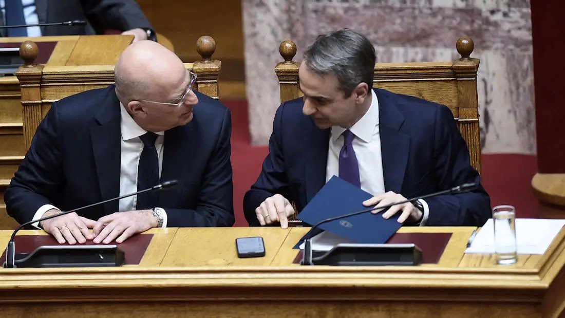 Εύθραυστη ισορροπία Μαξίμου – Δένδια: Καθόλου καλά τα πράγματα