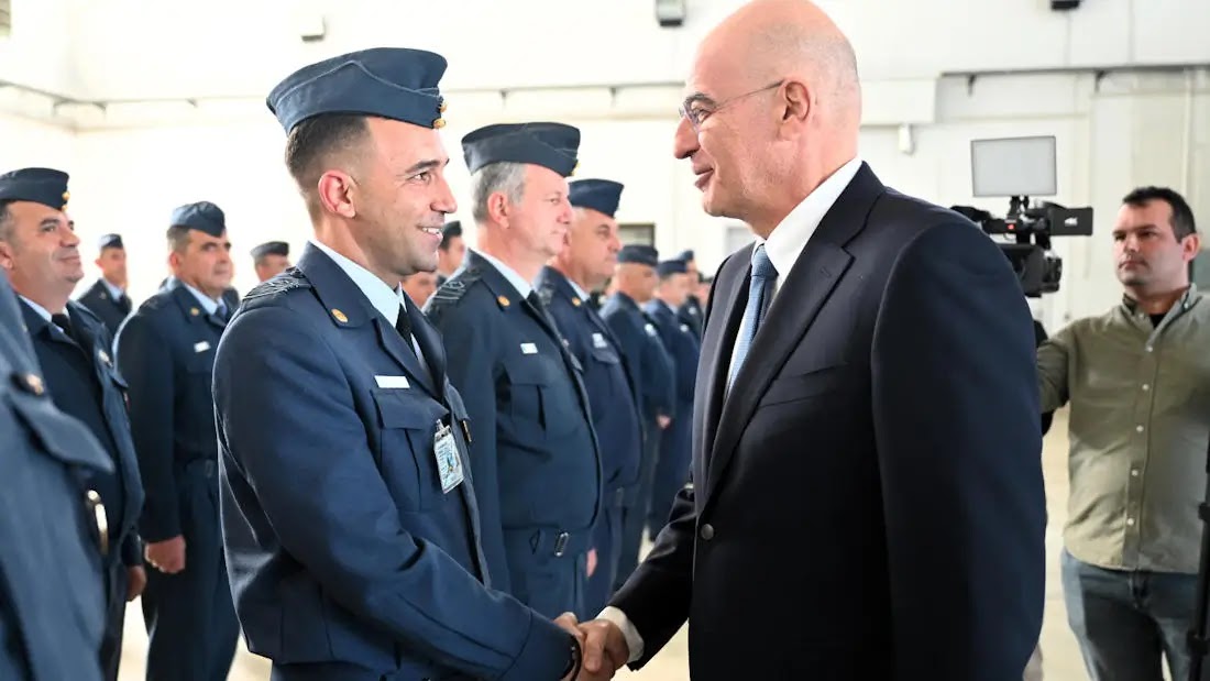 ΥΕΘΑ: Χρήματα για Στρατιωτικούς και όχι σε σπατάλες – «Έκοψε» δαπάνη για ψυγείο 2,6 εκατ.€