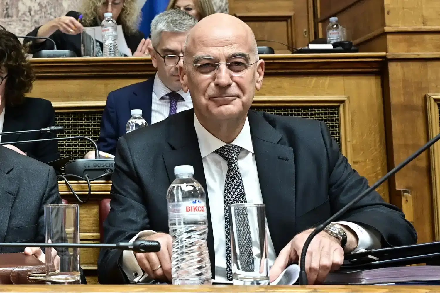 Δένδιας: Απονέμει βαθμούς «επί τιμή» σε ιδιώτες ενώ οι παραιτήσεις στελεχών ΕΔ αυξάνονται (ΦΕΚ-ΟΝΟΜΑΤΑ)